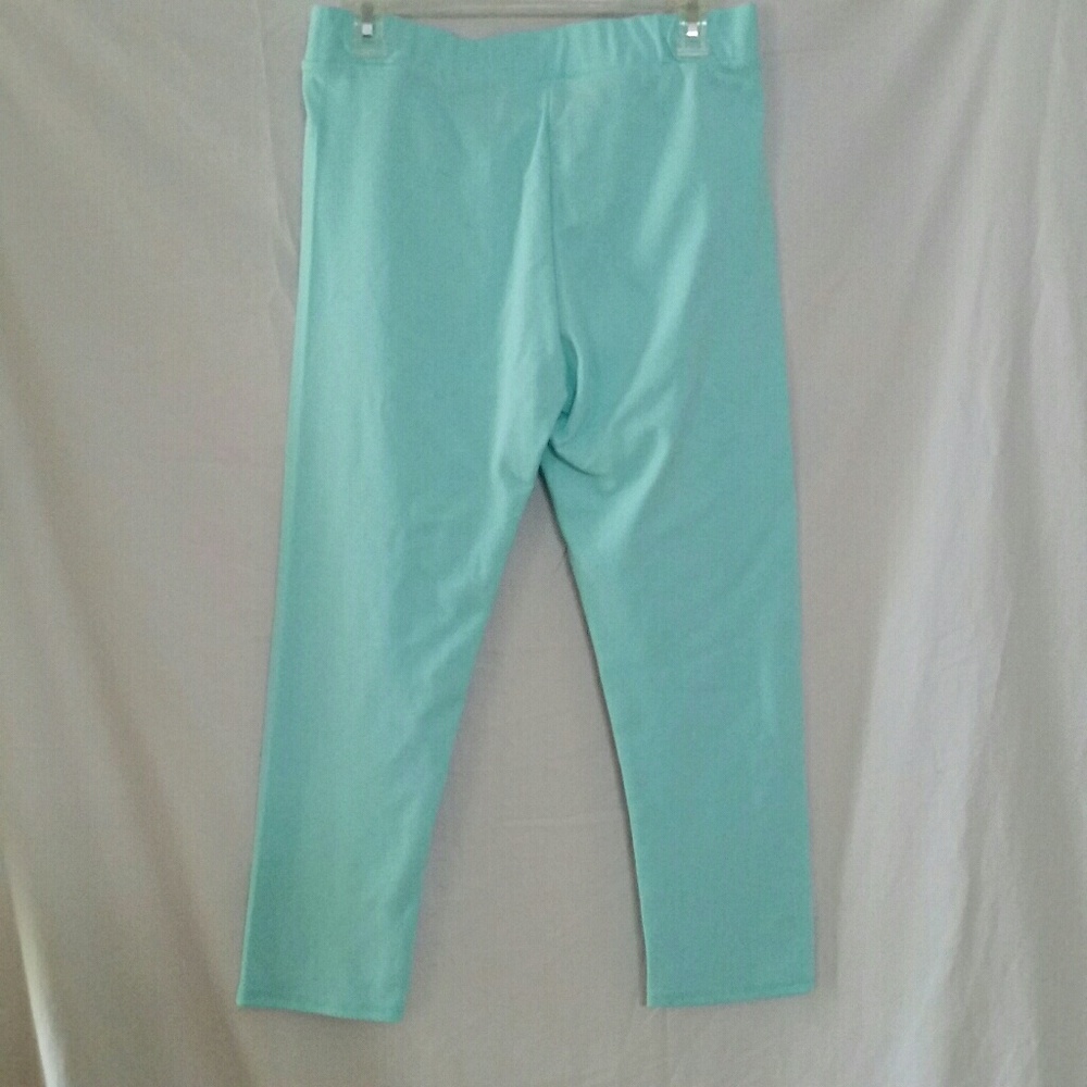 NWOT Zig Zag Stripe Capri Pants - Picture 3 of 3